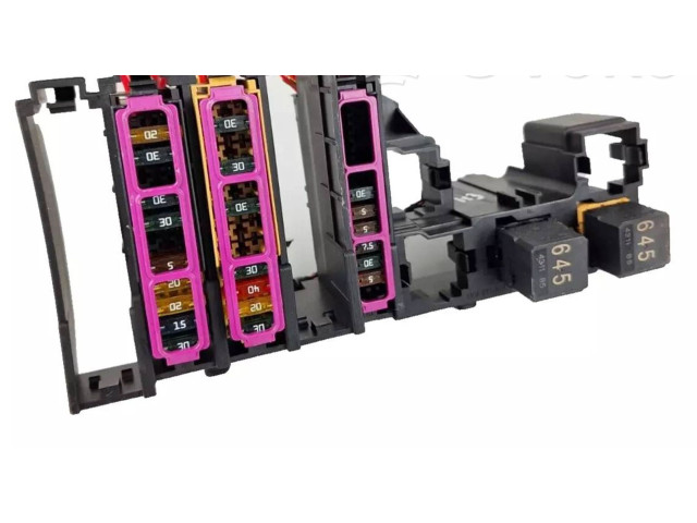 Блок предохранителей 8K0971845A Audi A5 8T 8F