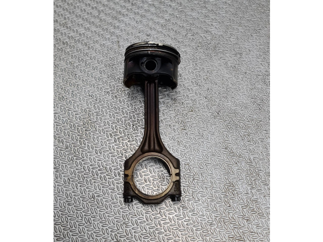  Поршень с шатуном    Audi A3 S3 8P  