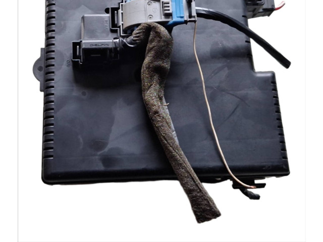 Блок предохранителей 28017881, 30728512 Volvo V70