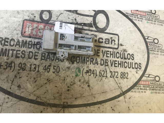 Блок предохранителей B3911703E920   KIA Sorento    