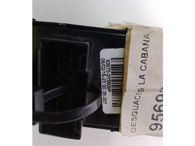 Ручка стеклоочистителей 935702Y3609P   Volvo C30