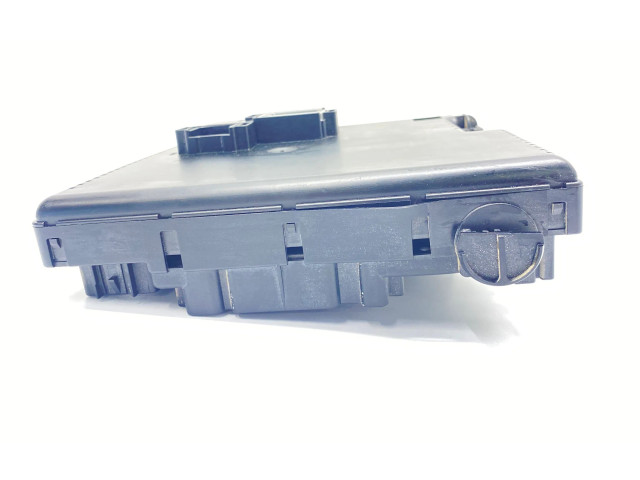 Блок предохранителей 12217799, 8676391 Volvo V70