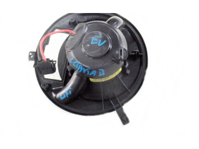 Вентилятор печки 1K1820015G, F997165A Skoda Octavia Mk2 (1Z)