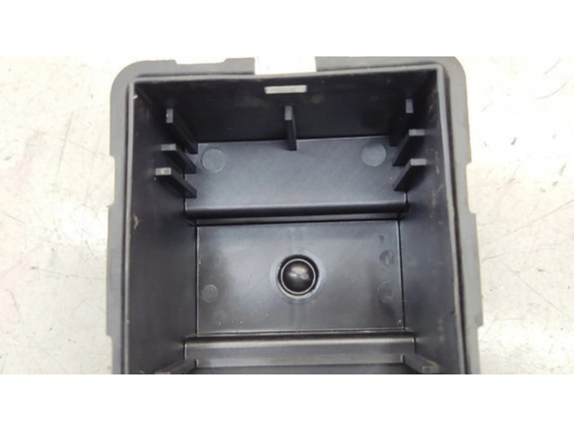 Крышка блока предохранителей 1K0937311B Audi A3 S3 8P