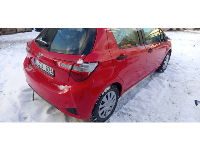 Zpětné zrcátko Toyota Yaris 2020 E8025614