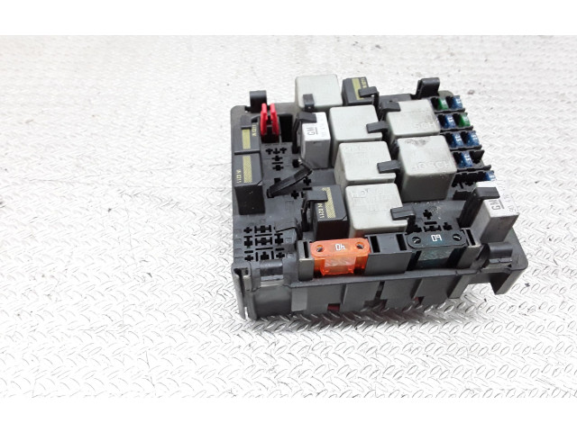 Блок предохранителей 5246582 Saab 9-5