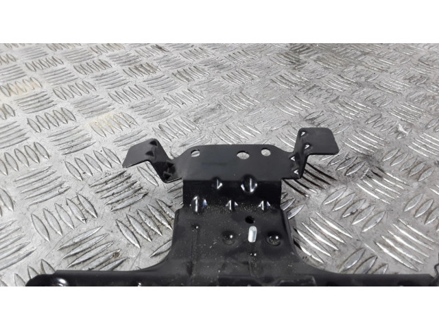 Другая деталь отсека двигателя