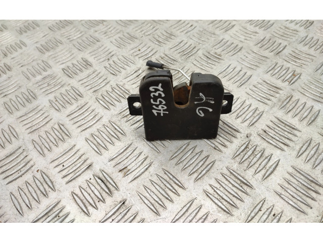 Zámek zadních dveří 2K0827505J Volkswagen Caddy 2013