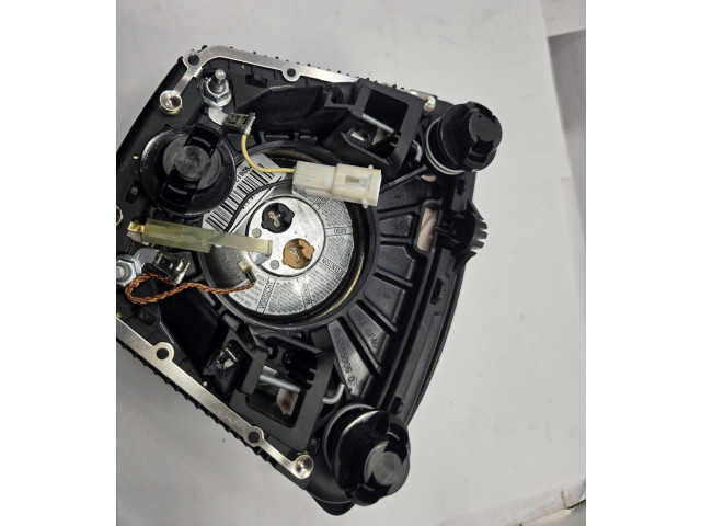 Подушка безопасности водителя 31332820   Volvo V70