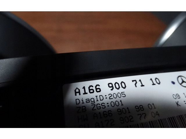 Přístrojová deska  Mercedes-Benz GLE (W166 - C292) 2017   