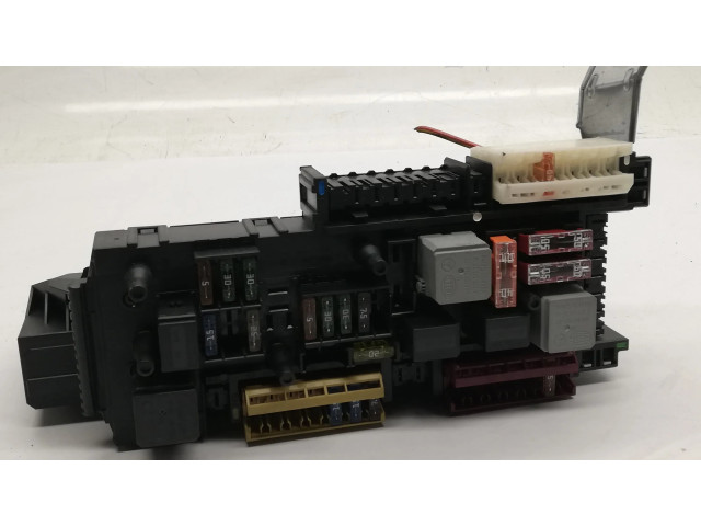 Pojistková skříňka 2049005003 Mercedes-Benz C W204 2014