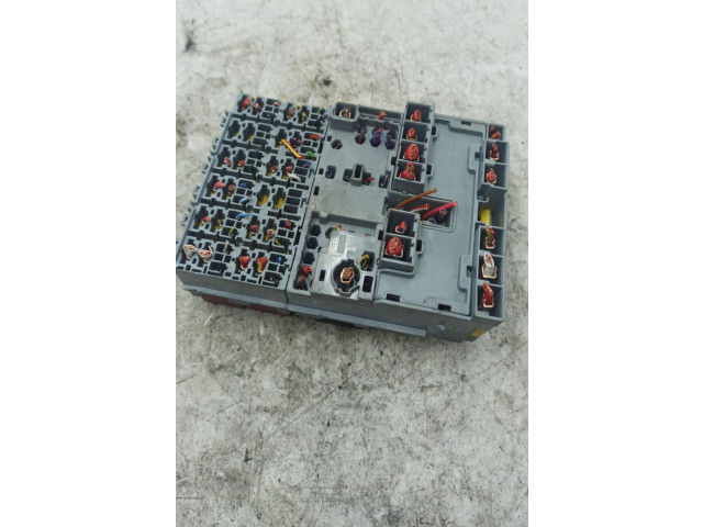 Блок предохранителей    Jeep Renegade    