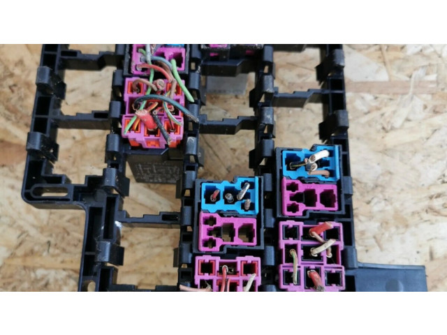 Блок предохранителей 14447 Ford Galaxy