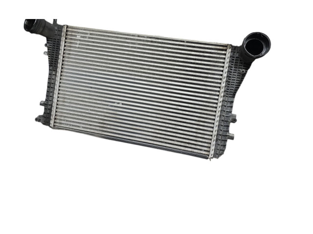 Интеркулер  1K0145803CD   Volkswagen Golf VI 