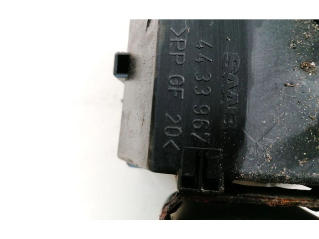 Pojistková skříňka 4433967 Saab 9000 CS 1994