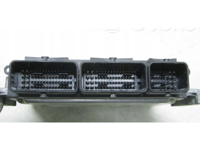 Řídící jednotka 0281033885   Nissan X-Trail T32 2014