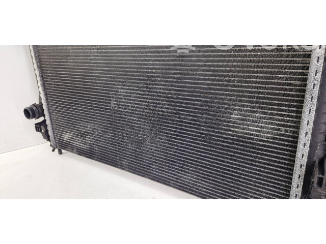 Радиатор охлаждающей жидкости  32224828   Volvo XC90 