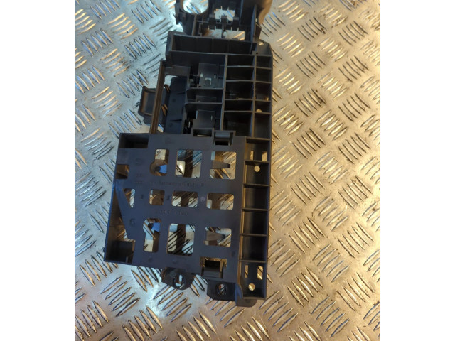   Pojistková skříňka 4E0971845   Audi A8 S8 D3 4E 2007