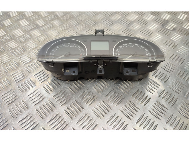 Geschwindigkeitsmesser Cockpit 5J0920810D   Skoda Fabia Mk2 (5J)       