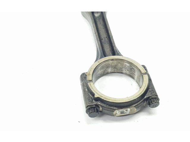 Шатун DFGA 04L105401A, 04L105401A    Skoda Superb B8 (3V)  