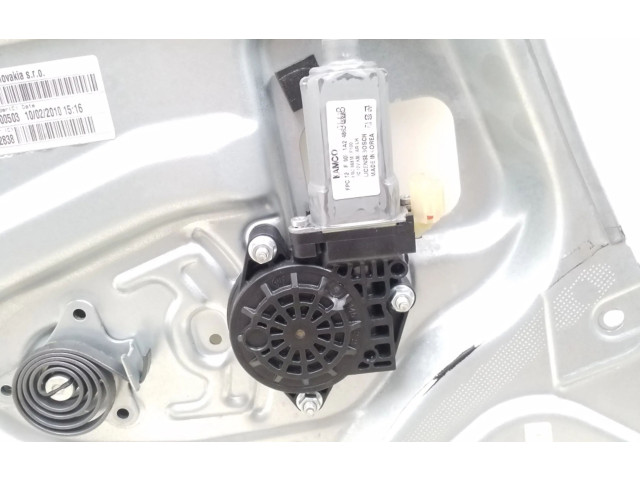 Генератор    KIA Sportage      