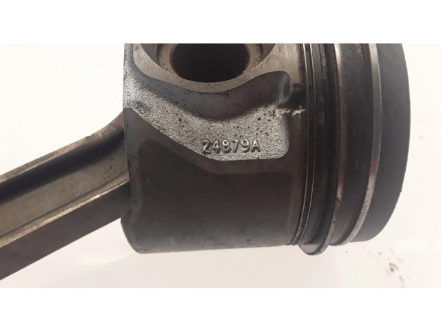 Píst 24879A   Ford Mondeo Mk III  pro naftový motor 2.0  