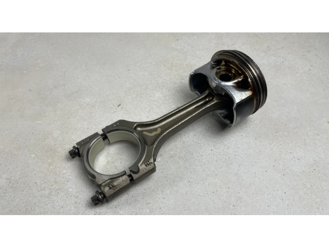  Поршень с шатуном  06H198401, 06K107065  Volkswagen Golf VII для бензинового двигателя 2.0