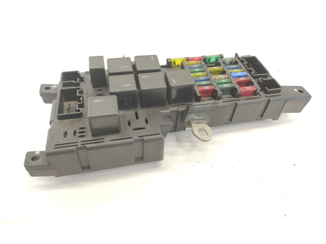 Блок предохранителей 30728008, 518828108 Volvo V70