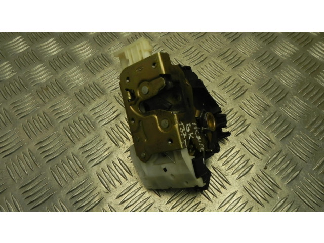 Zámek zadních dveří 2S4AA26413CB, T6092 Ford Mondeo Mk III 2004