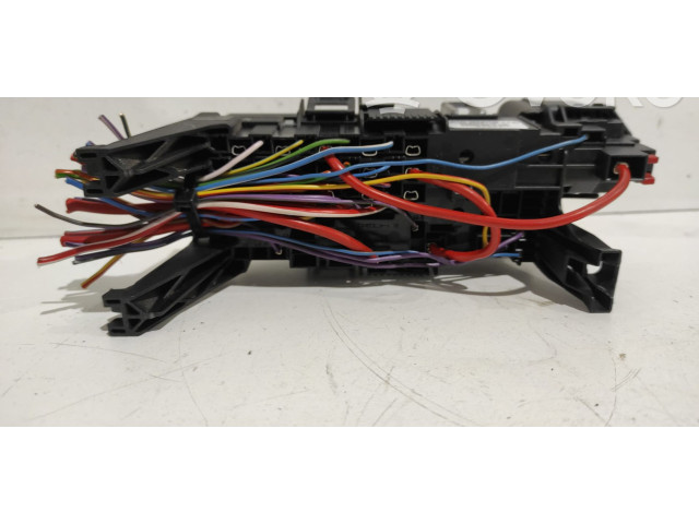 Блок предохранителей 13800159, 13800159   Volvo V70    