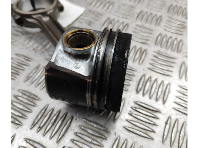 Поршень CRBC 04L105401A, 04L107065A Volkswagen Golf VII