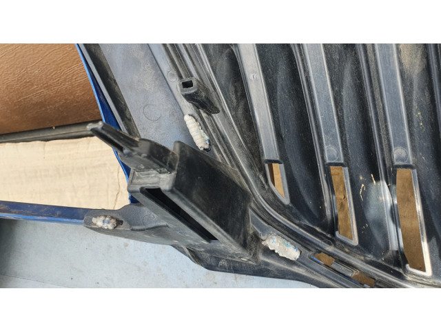 Передний бампер