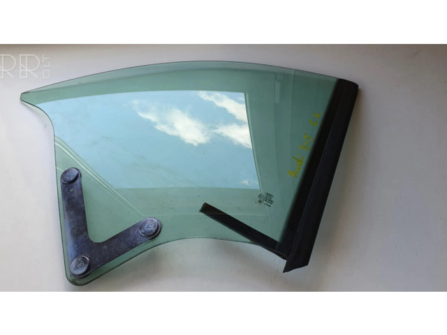 Основное стекло задних дверей
