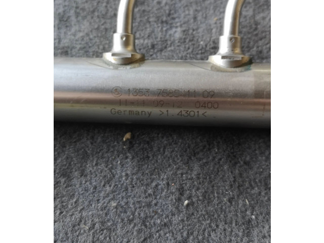 Vstřikovací lišta 758541109   BMW 3 F30 F35 F31     