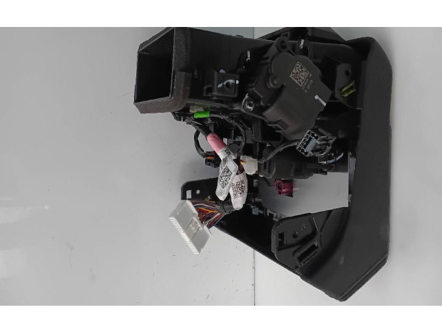 Дисплей    P1740220c   Tesla Model 3