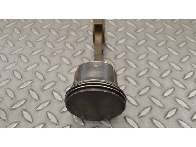  Поршень D 4204 T23   Volvo XC90  