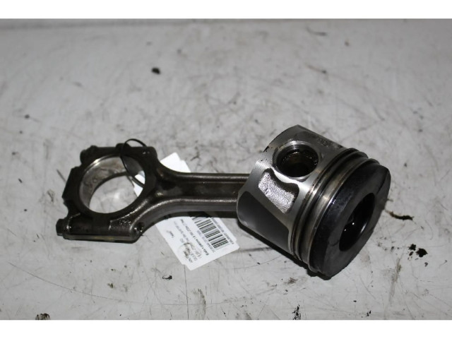 Поршень с шатуном 55280444 Alfa Romeo Giulietta