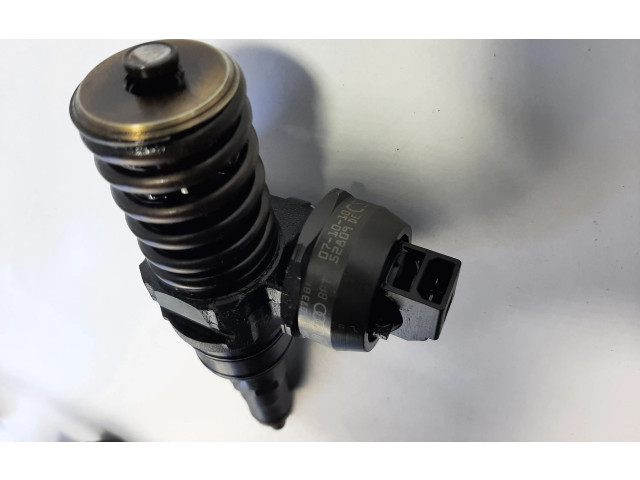 Форсунка 038130073BN    Volkswagen Golf Plus  BLS 