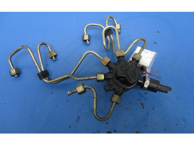 Топливная рампа    Renault Clio II   для двигателя ---