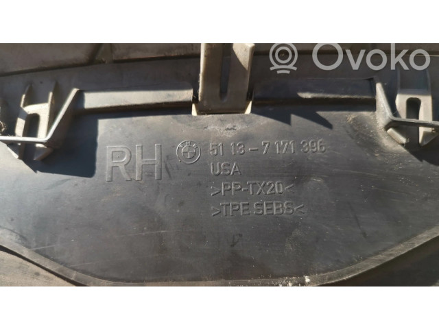 Верхняя решётка BMW X5 E70 2006-2013 года 51137171396, 7171396