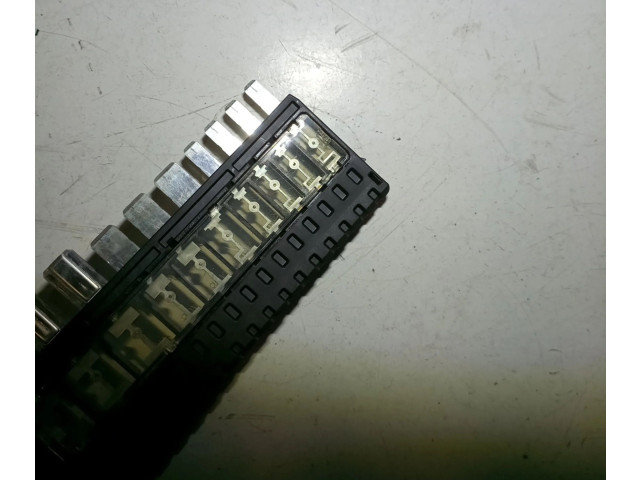 Блок управления двигателя 18980-09600   KIA Sportage