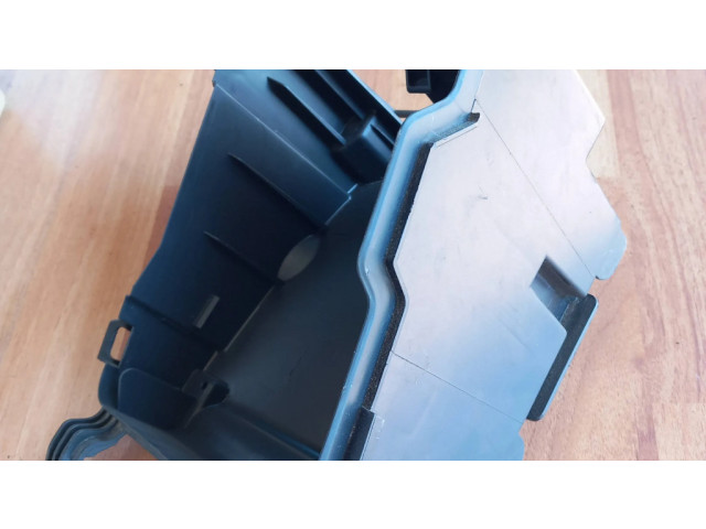 Блок предохранителей 9804681780 Citroen C4 II Picasso