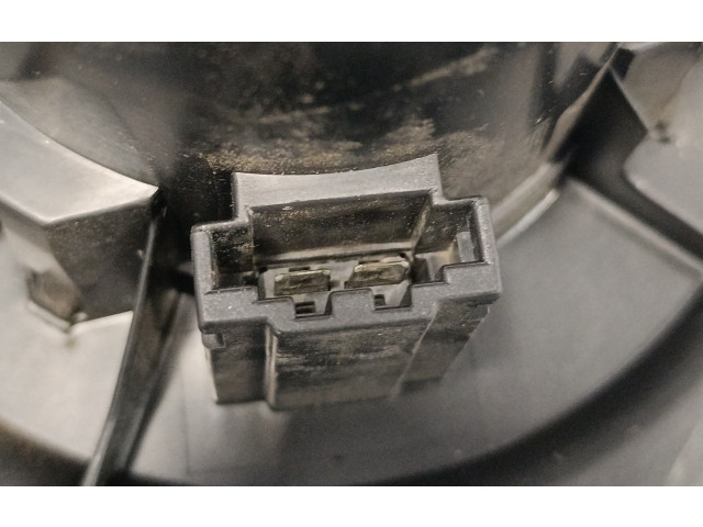 Вентилятор печки    6Q1820015C   Skoda Fabia Mk1 (6Y)