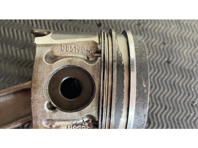 Píst Ford Kuga I pro naftový motor 2.0 DYZELIS