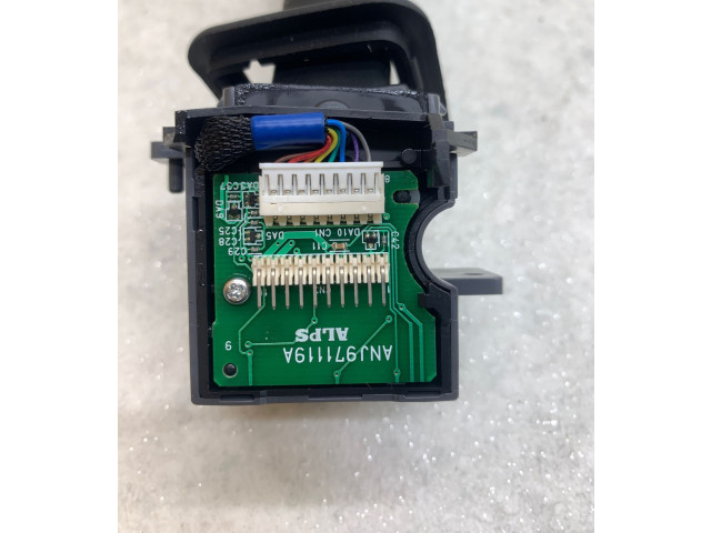 Ручка стеклоочистителей 30739218, 06W39D   Volvo V70