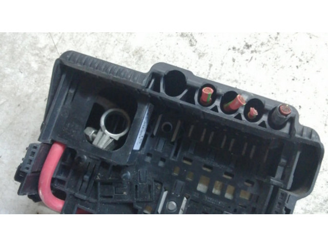 Блок предохранителей 525230582, 13362767 Opel Meriva B