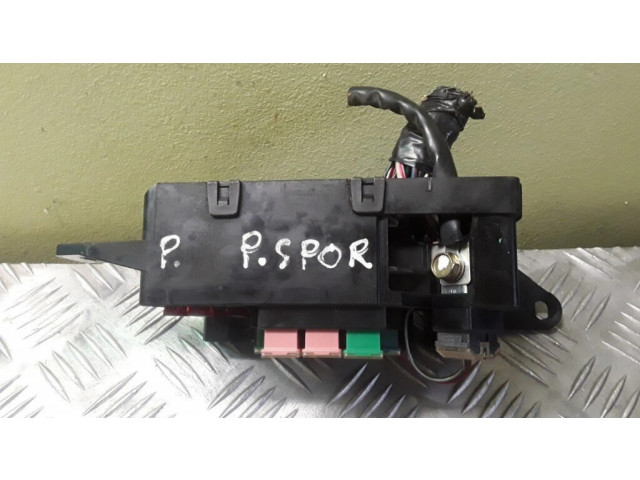 Блок предохранителей MR409811 Mitsubishi Pajero Sport I