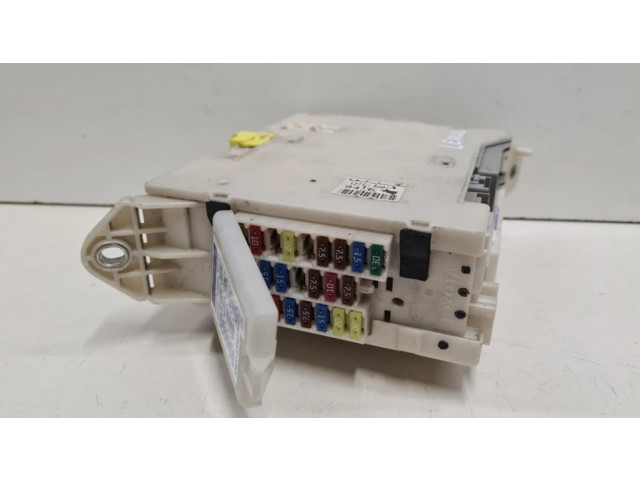 Блок предохранителей 8267253040, 13796G03 Lexus IS 220D-250-350