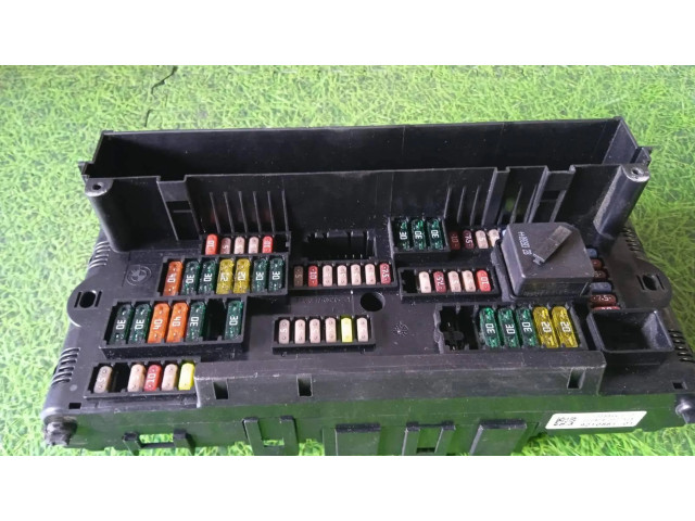 Pojistková skříňka 9210861, 000275261 BMW 7 F01 F02 F03 F04 2011