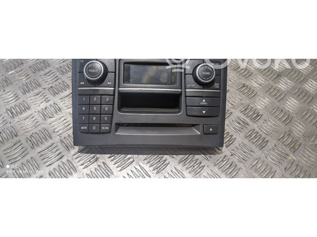 Радио/ проигрыватель CD/DVD / навигация